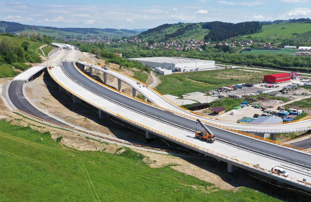 FOTO: Aktuálne zábery z výstavby diaľničného úseku D3 Čadca, Bukov - Svrčinovec, foto 1