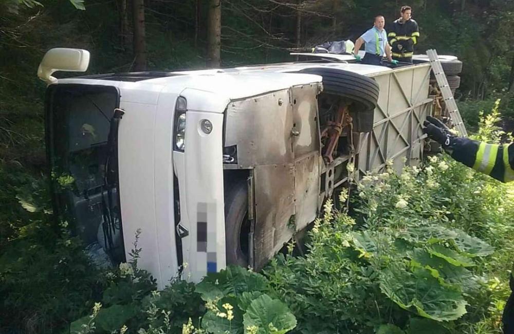 FOTO: Dopravná nehoda autobusu na Donovaloch 20.7.2020, foto 2
