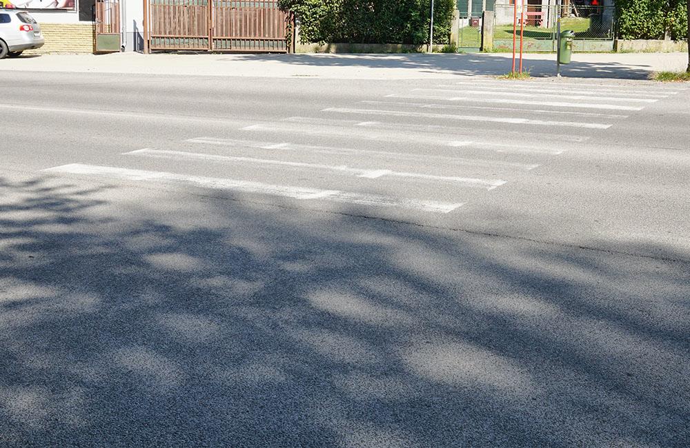 FOTO: Na niektorých cestách I. triedy v Žiline a okolí chýba vodorovné dopravné značenie, foto 13