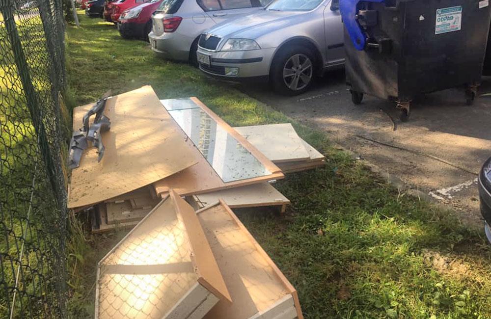 FOTO: Skládky nadrozmerného odpadu na žilinských sídliskách, foto 2