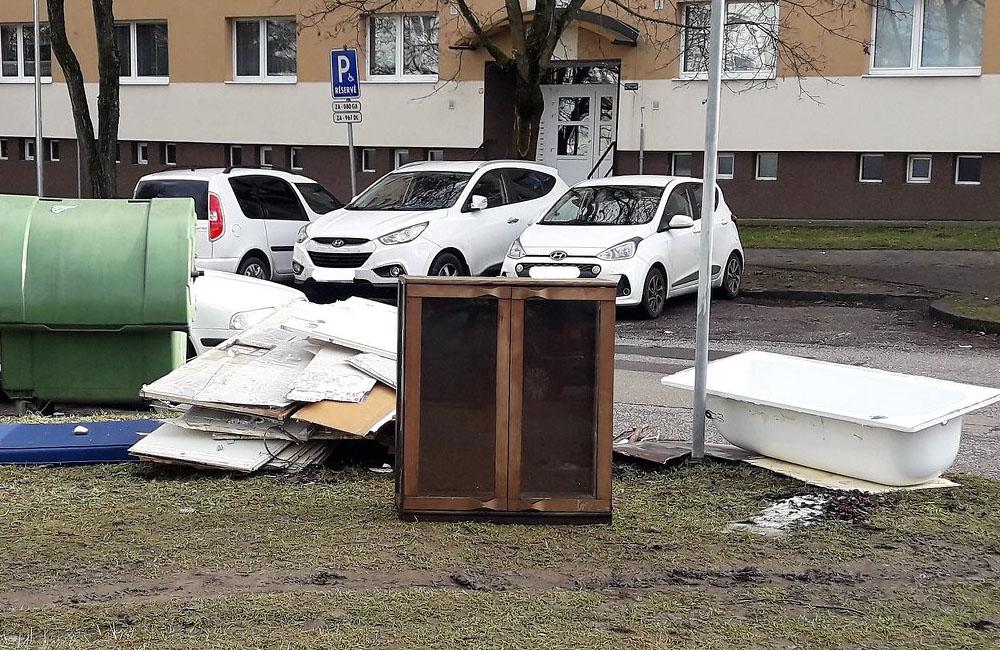 FOTO: Skládky nadrozmerného odpadu na žilinských sídliskách, foto 8