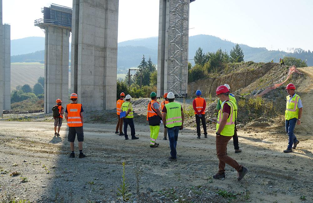 FOTO: Obhliadka stavby diaľničného úseku D1 Lietavská Lúčka - Višňové - Dubná Skala, foto 33