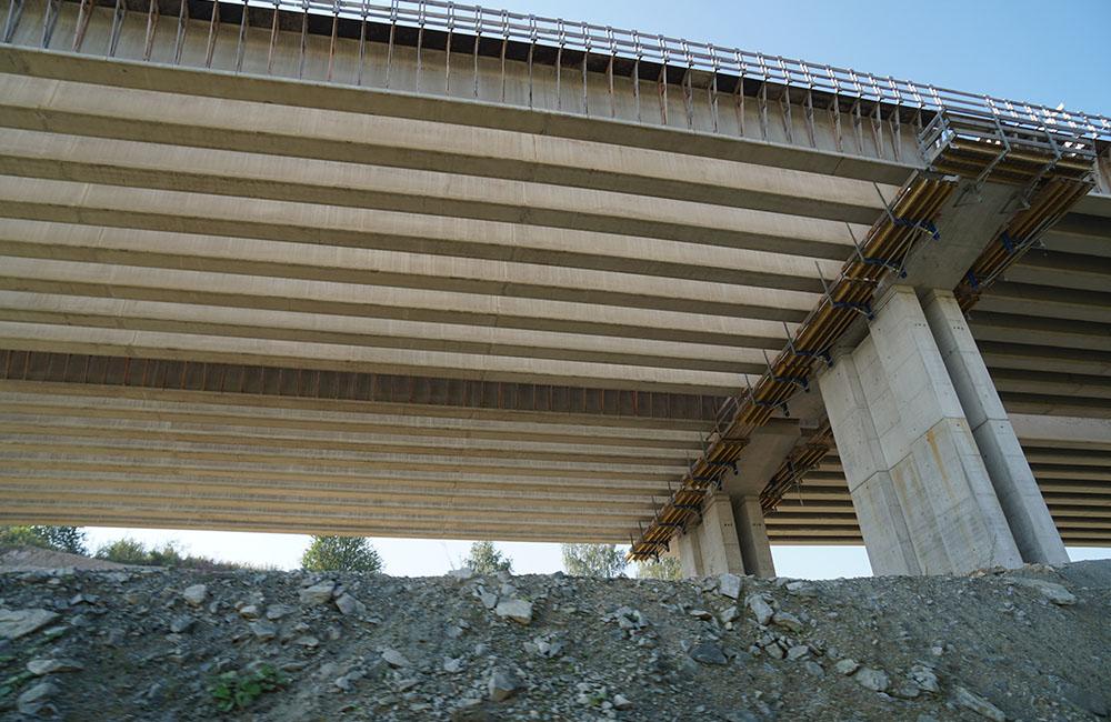 FOTO: Obhliadka stavby diaľničného úseku D1 Lietavská Lúčka - Višňové - Dubná Skala, foto 28