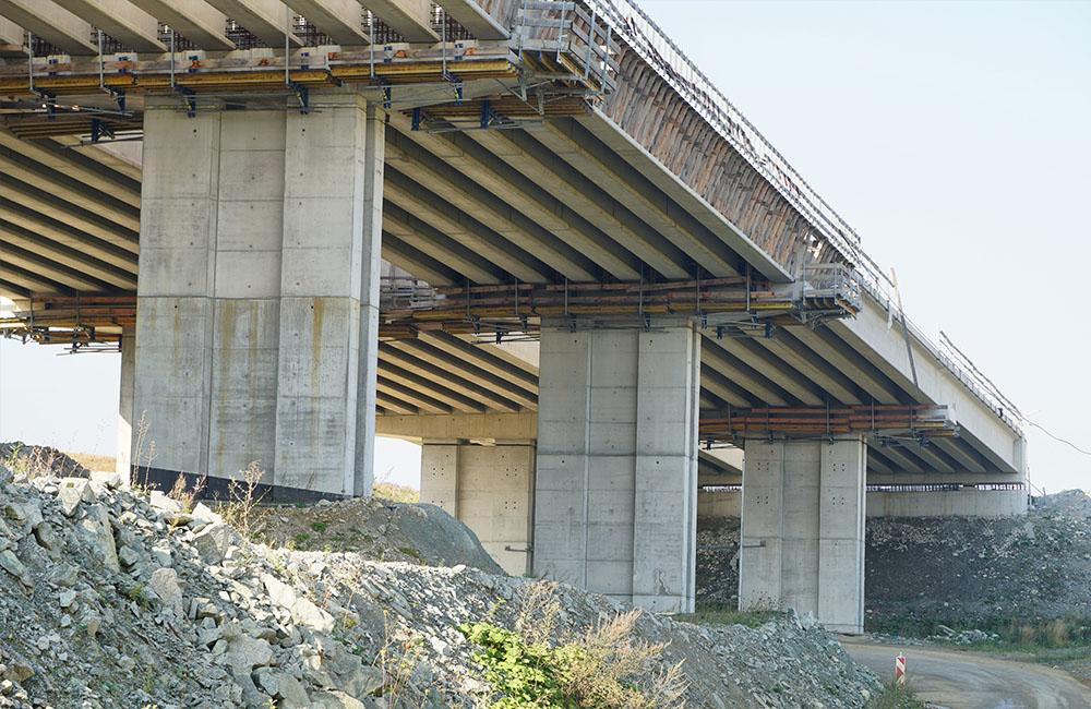 FOTO: Obhliadka stavby diaľničného úseku D1 Lietavská Lúčka - Višňové - Dubná Skala, foto 37