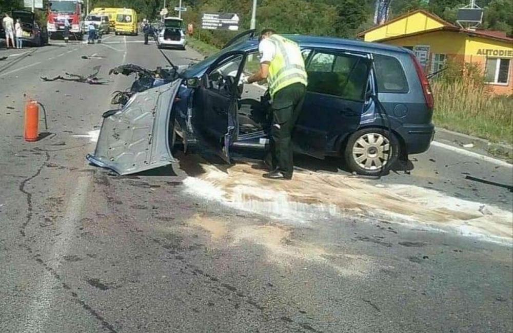 FOTO: Pri Rajeckých Tepliciach došlo k vážnej dopravnej nehode, zasahuje aj vrtuľník, foto 1