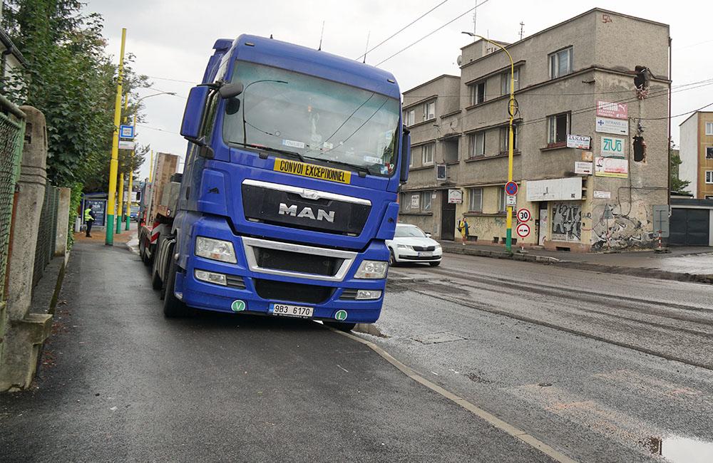 FOTO: Na ulici Hálkova v centre mesta sa dnes začala rekonštrukcia cesty, foto 2