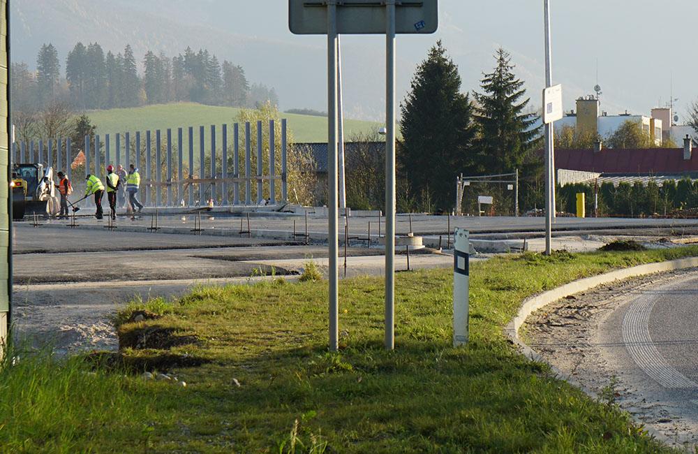 FOTO: Most na ceste z Bytčice do Rosiny je otvorený, na privádzači dokončujú asfaltový koberec, foto 5