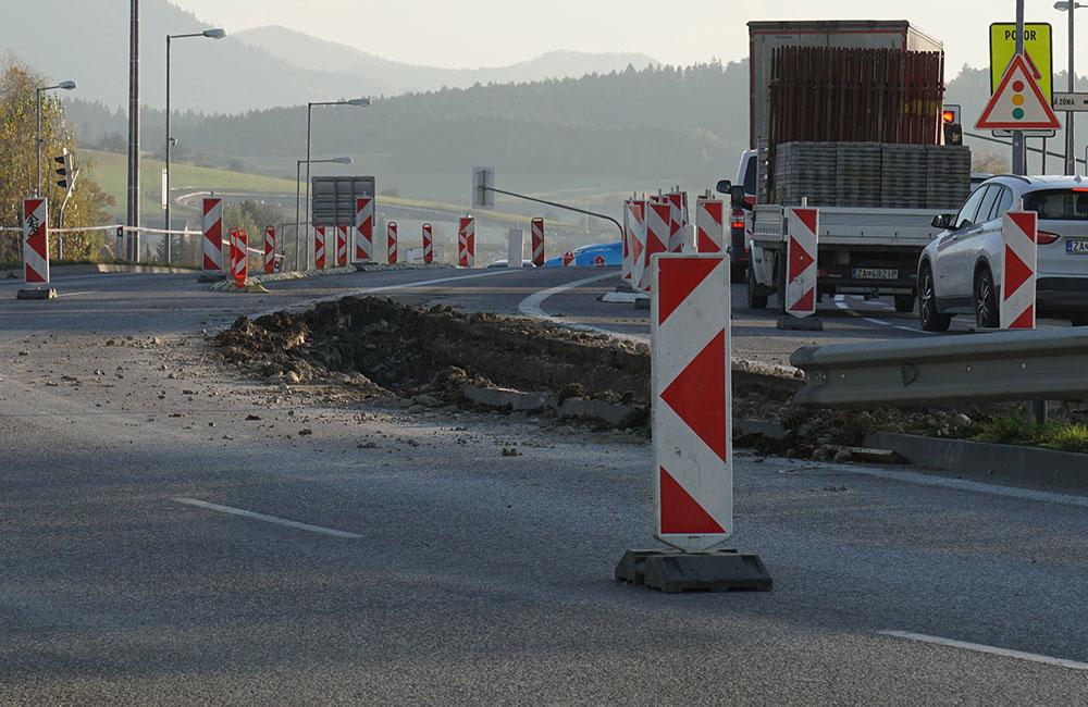 FOTO: Most na ceste z Bytčice do Rosiny je otvorený, na privádzači dokončujú asfaltový koberec, foto 6