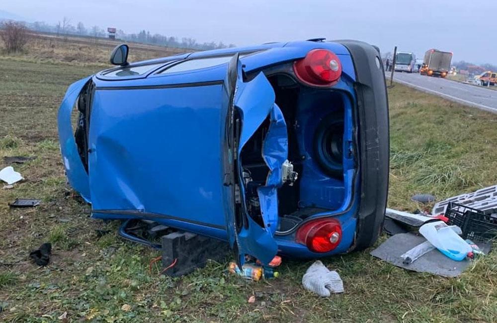 FOTO: Dopravná nehoda v katastri obce Benice v okrese Martin - 17.12.2020, foto 1