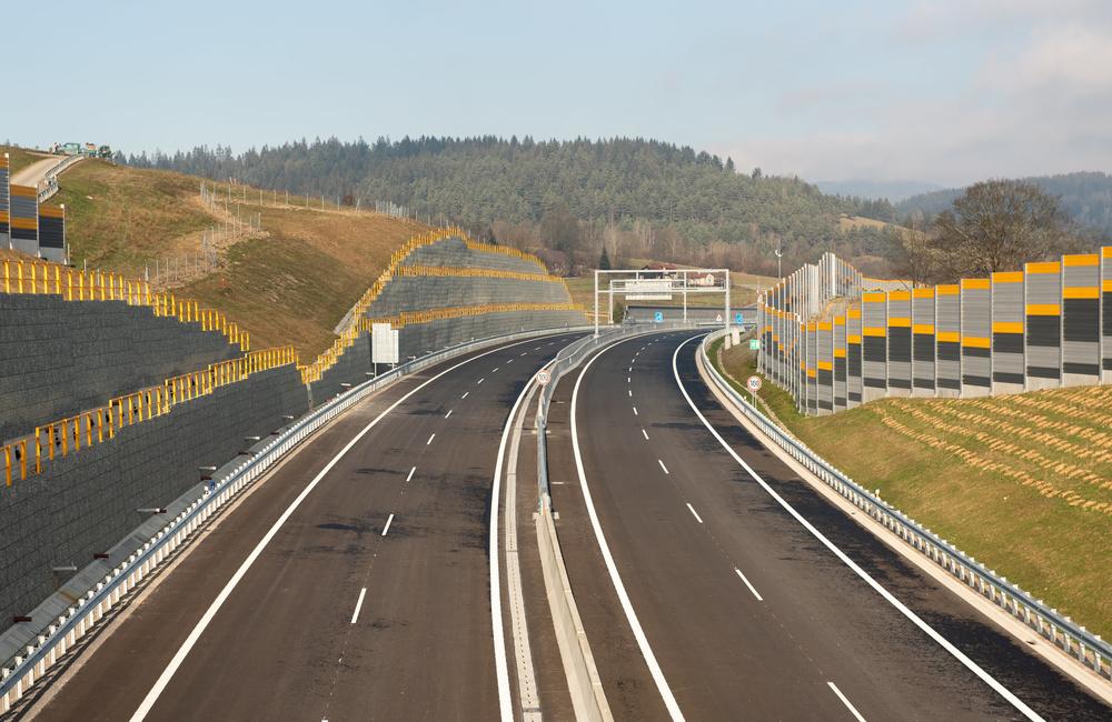 FOTO: Dnes otvoria nový úsek diaľnice D3 medzi Čadcou a Svrčinovcom, foto 15