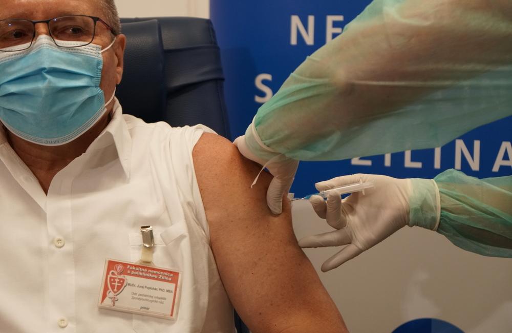 FOTO: Očkovanie proti koronavírusu v Žiline - FNsP Žilina, foto 2