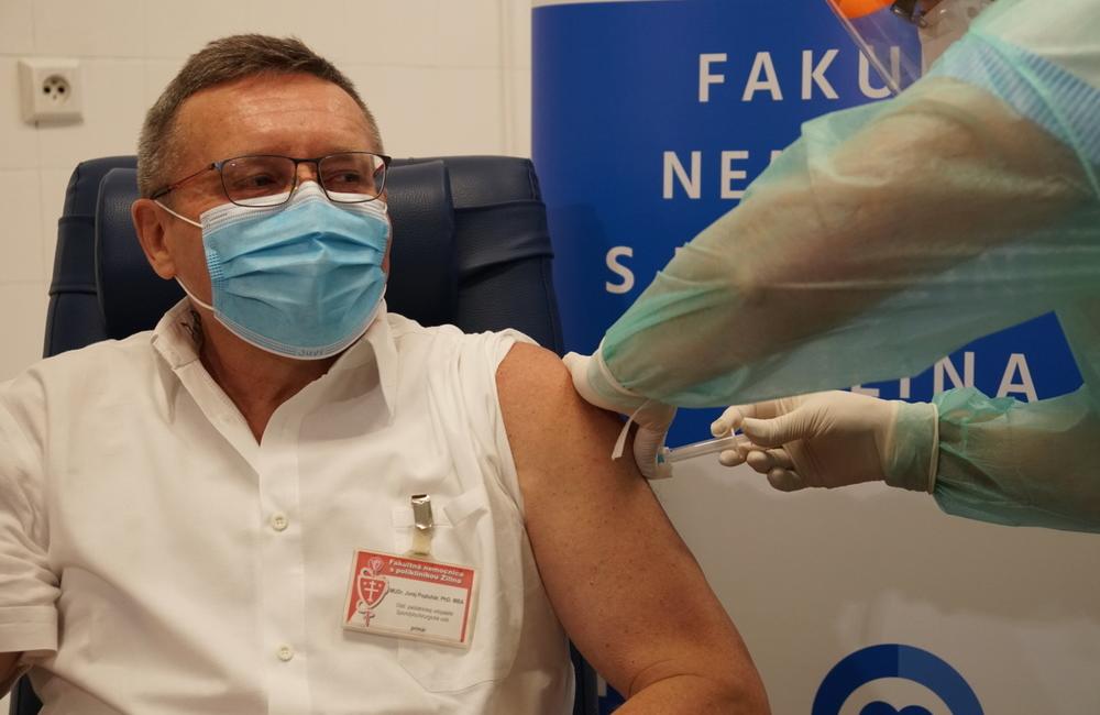 FOTO: Očkovanie proti koronavírusu v Žiline - FNsP Žilina, foto 3