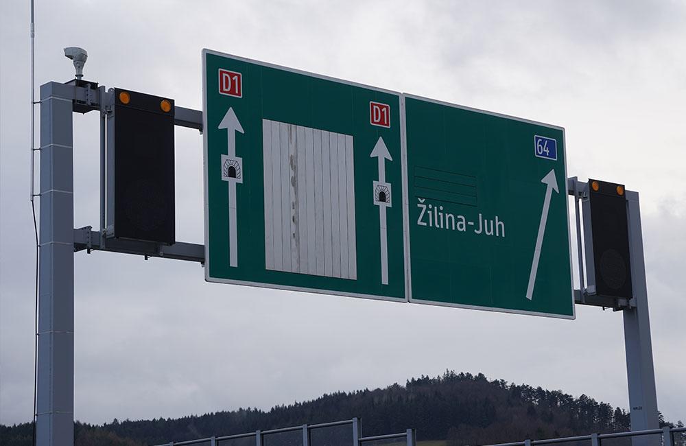 FOTO: Napojenie diaľnice D1 na privádzač cez križovatku v Lietavskej Lúčke, foto 3