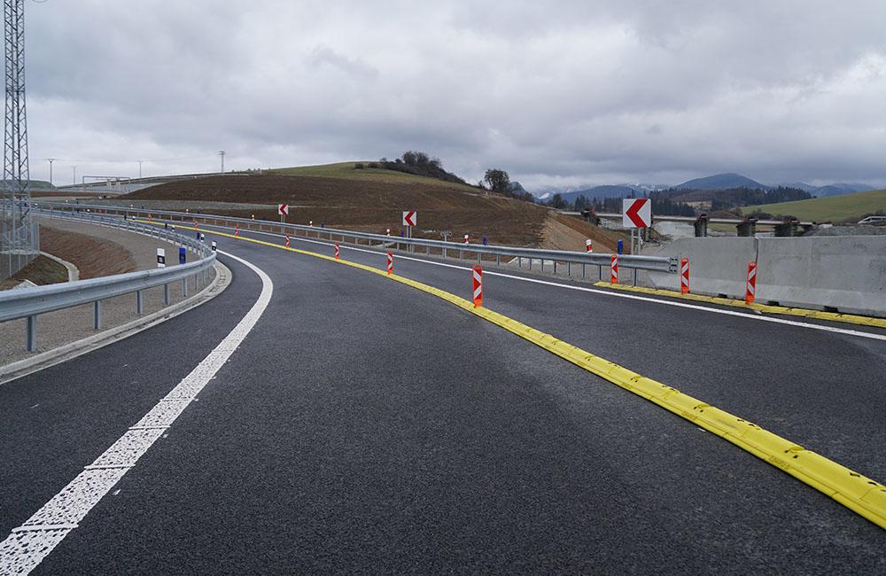 FOTO: Napojenie diaľnice D1 na privádzač cez križovatku v Lietavskej Lúčke, foto 13