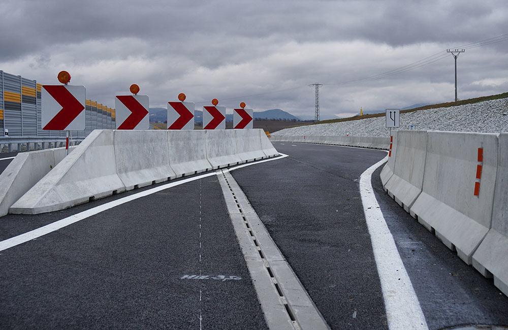 FOTO: Napojenie diaľnice D1 na privádzač cez križovatku v Lietavskej Lúčke, foto 24