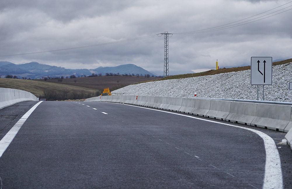 FOTO: Napojenie diaľnice D1 na privádzač cez križovatku v Lietavskej Lúčke, foto 25