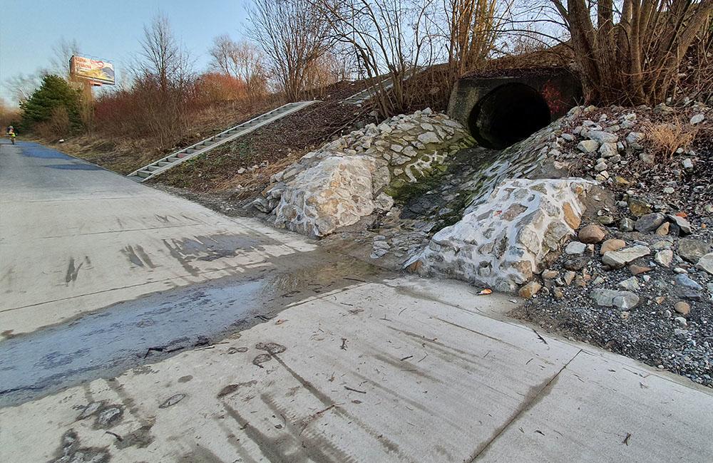 FOTO: Opravený cyklochodník v mieste vyústenia kanalizácie na brehu Váhu, foto 5
