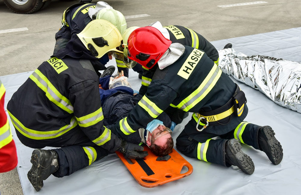 FOTO: Taktické cvičenie hasičov v Žiline, hromadná dopravná nehoda a veľký počet zranených, foto 3