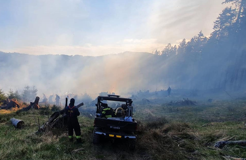 FOTO: Rozsiahly požiar lesa v obci Makov 11.5.2021, foto 5