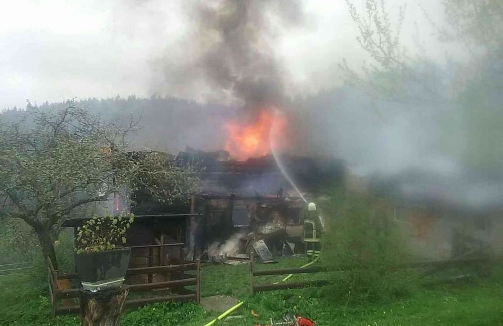 FOTO: Požiar drevenice v obci Korňa 16.5.2021, foto 1