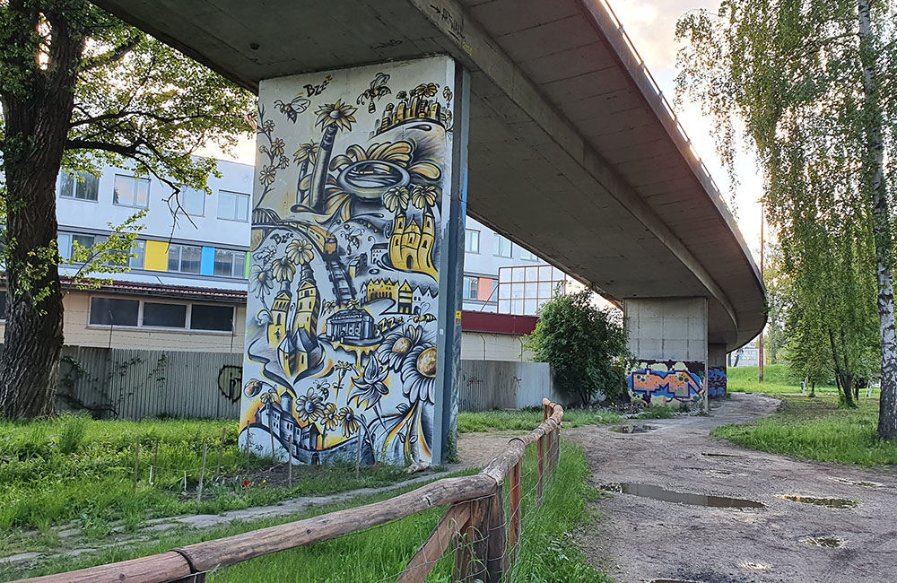 FOTO: Na mostných pilieroch pod žilinskou estakádou pribúdajú ďalšie maľby, foto 4