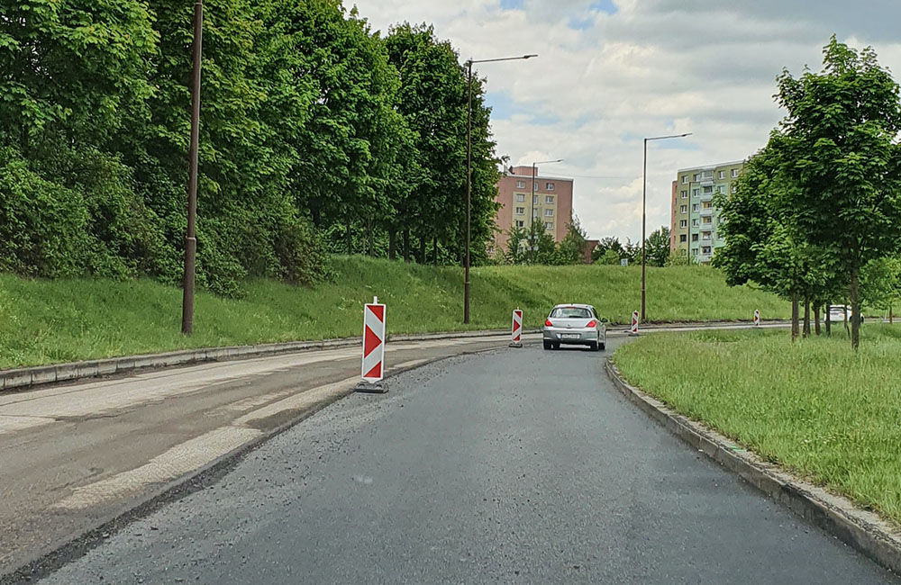 FOTO: Pravý jazdný pruh Nemocničnej ulice v smere na Rondel bol opravený, začala sa rekonštrukcia ľavého, foto 2