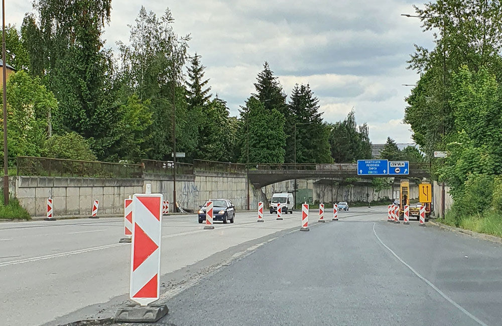FOTO: Pravý jazdný pruh Nemocničnej ulice v smere na Rondel bol opravený, začala sa rekonštrukcia ľavého, foto 8
