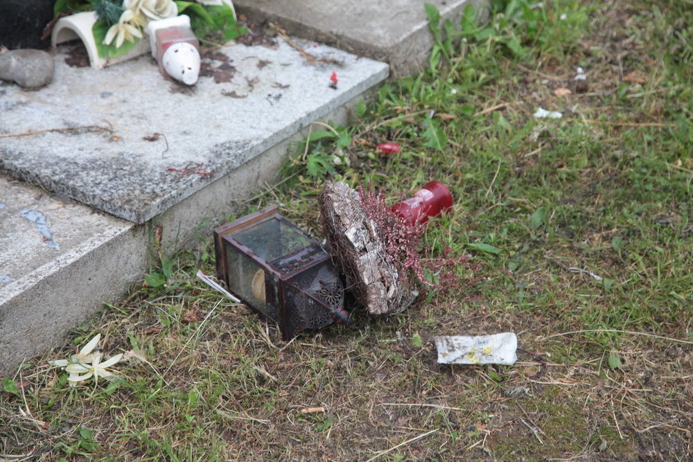 FOTO: Neporiadok na Novom cintoríne v Žiline, foto 5