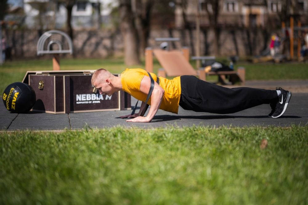 FOTO: Žilinská fitness značka darovala obyvateľom workout box s pomôckami na cvičenie , foto 3