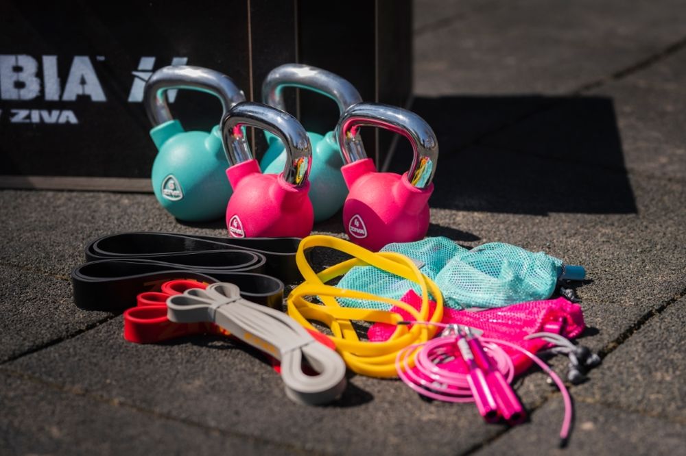 FOTO: Žilinská fitness značka darovala obyvateľom workout box s pomôckami na cvičenie , foto 13