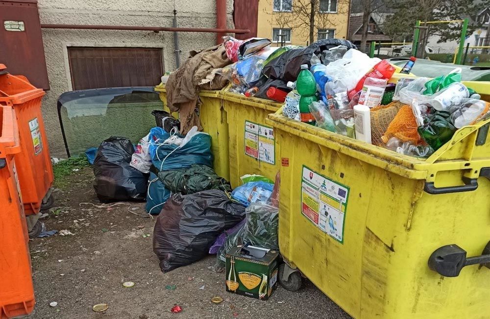 FOTO: Problémy s odvážaním separovaného odpadu v Žiline, foto 5