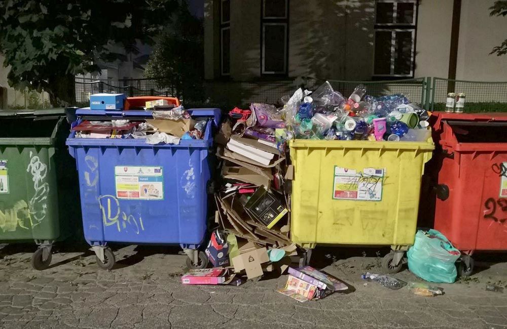 FOTO: Problémy s odvážaním separovaného odpadu v Žiline, foto 4