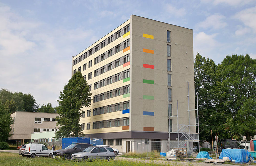 FOTO: Študenti Strednej zdravotníckej školy v Žiline budú mať nový moderný internát, foto 1