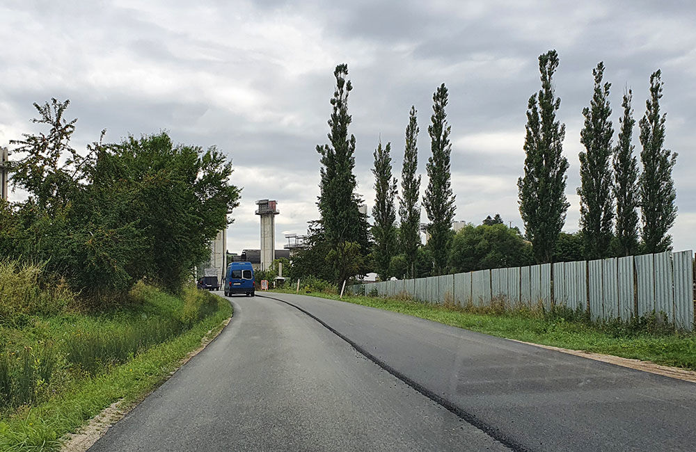 FOTO: Oprava cesty medzi obcami Višňové a Turie, foto 1