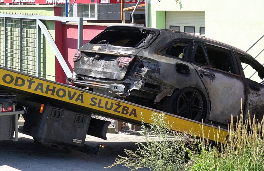FOTO: Požiar osobných áut v areáli žilinskej firmy, foto 6