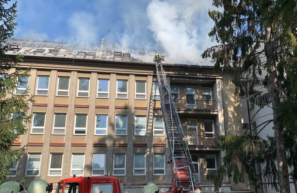 FOTO: Požiar v Ústrednej vojenskej nemocnici v Ružomberku 17.10.2021, foto 2