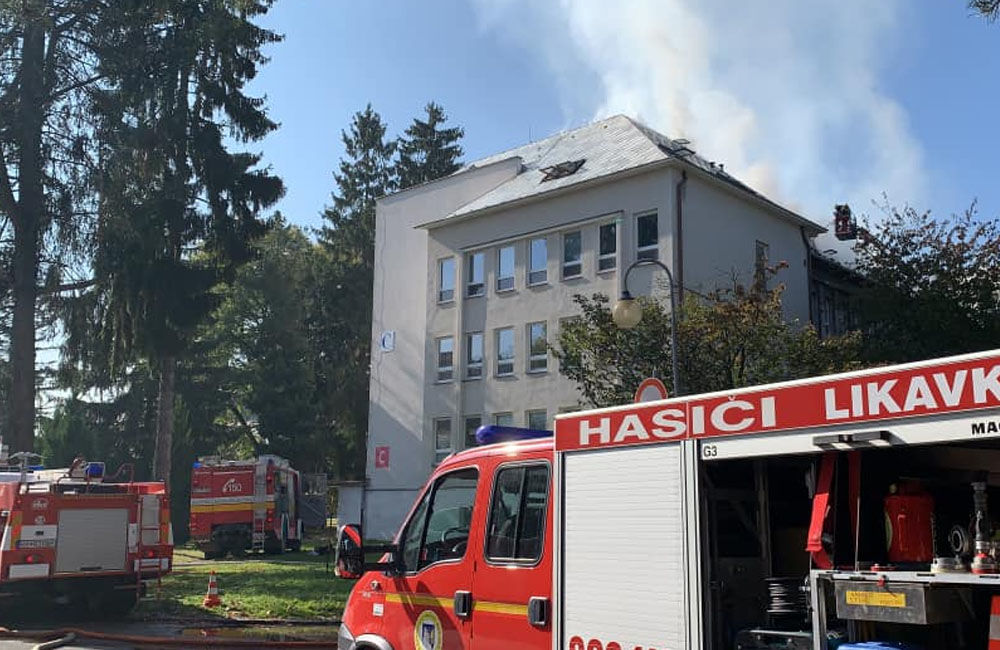 FOTO: Požiar v Ústrednej vojenskej nemocnici v Ružomberku 17.10.2021, foto 3