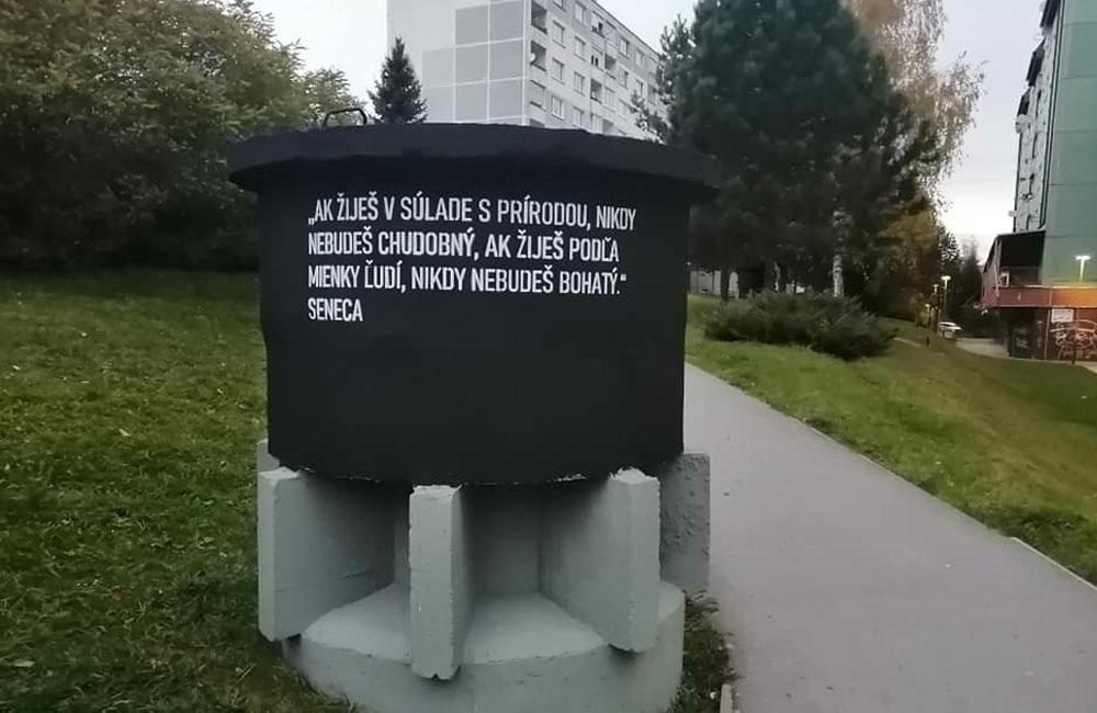 FOTO: Na sídlisku Hájik oživili neestetické betónové šachty citátmi známych osobností, foto 4