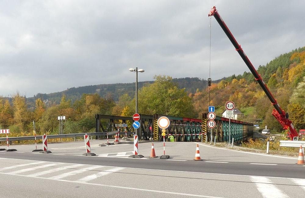 FOTO: Rekonštrukcia dočasného premostenia vo Vraní je v plnom prúde, uzávierka potrvá do 30. novembra, foto 5