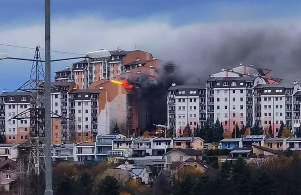 FOTO: Požiar bytového domu na sídlisku Hájik v Žiline 4.11.2021, foto 1