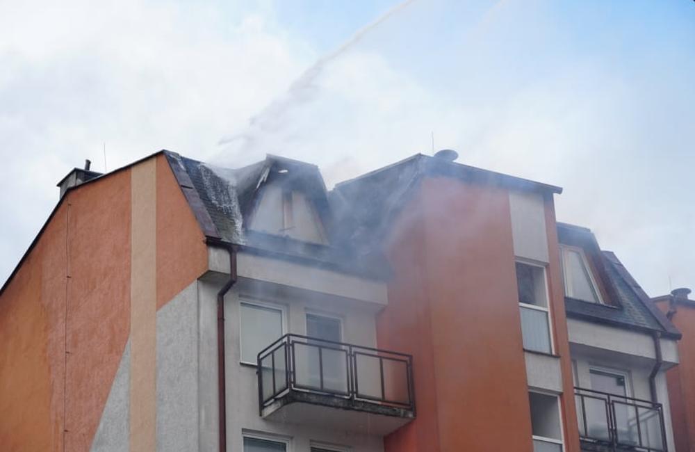 FOTO: Požiar bytového domu na sídlisku Hájik v Žiline 4.11.2021, foto 3
