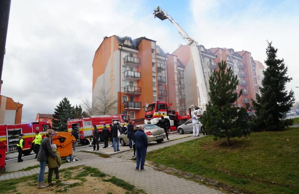 FOTO: Požiar bytového domu na sídlisku Hájik v Žiline 4.11.2021, foto 5