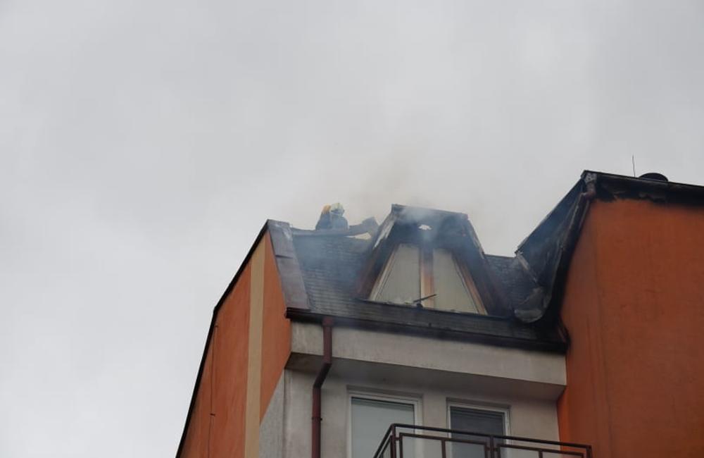 FOTO: Požiar bytového domu na sídlisku Hájik v Žiline 4.11.2021, foto 15