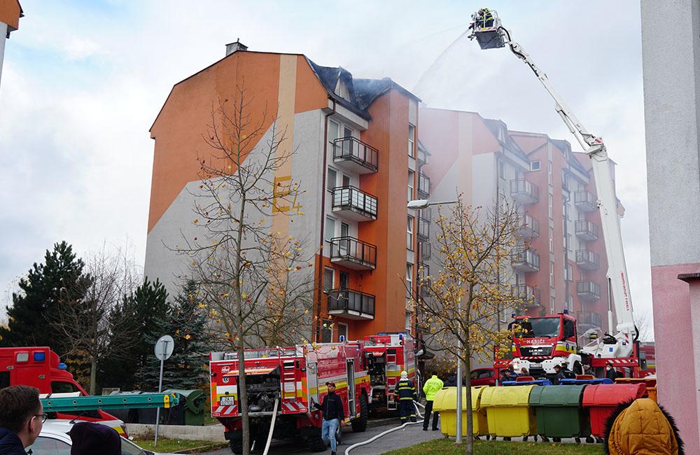 FOTO: Požiar bytového domu na sídlisku Hájik v Žiline 4.11.2021, foto 26