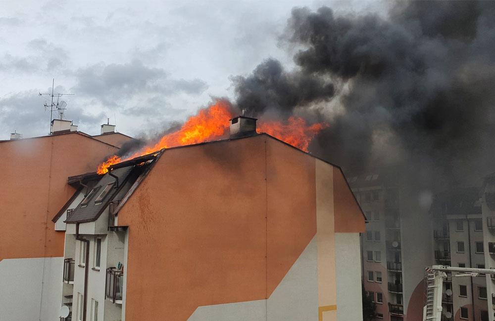 FOTO: Požiar bytového domu na sídlisku Hájik v Žiline 4.11.2021, foto 31