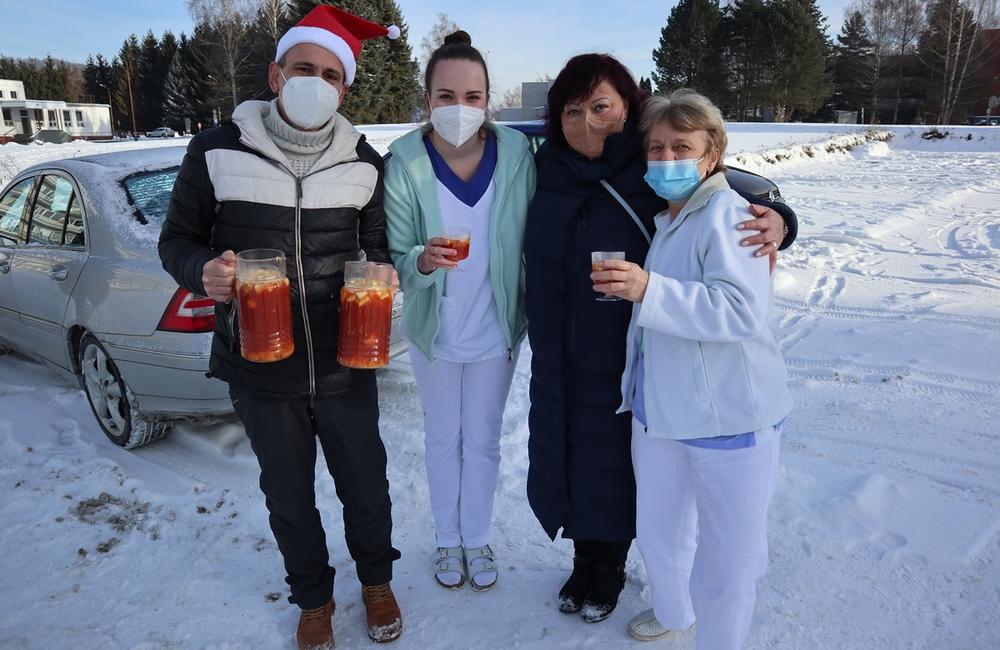 FOTO: Žilinská nemocnica potešila personál na Druhý sviatok vianočný, foto 6