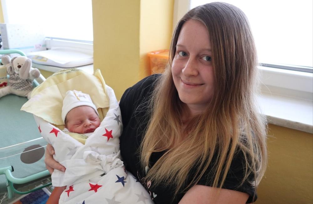 FOTO: Riaditeľ žilinskej nemocnice zablahoželal prvej mame v novom roku 2022, foto 2