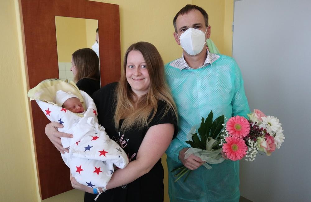 FOTO: Riaditeľ žilinskej nemocnice zablahoželal prvej mame v novom roku 2022, foto 1