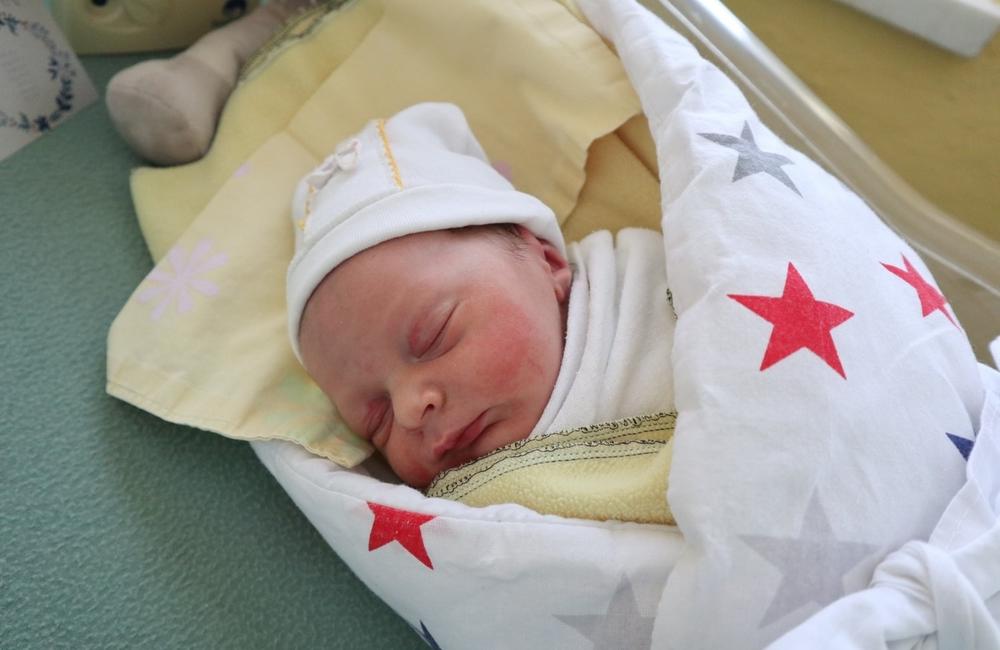 FOTO: Riaditeľ žilinskej nemocnice zablahoželal prvej mame v novom roku 2022, foto 3