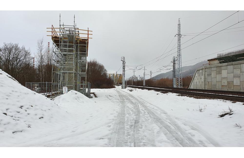 FOTO: V rámci modernizácie železničného uzla budujú nový most ponad trať a biokoridor pri Vodnom diele, foto 13